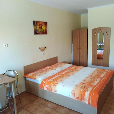 Privat Sulamit Hotell Podhájska Exteriör bild